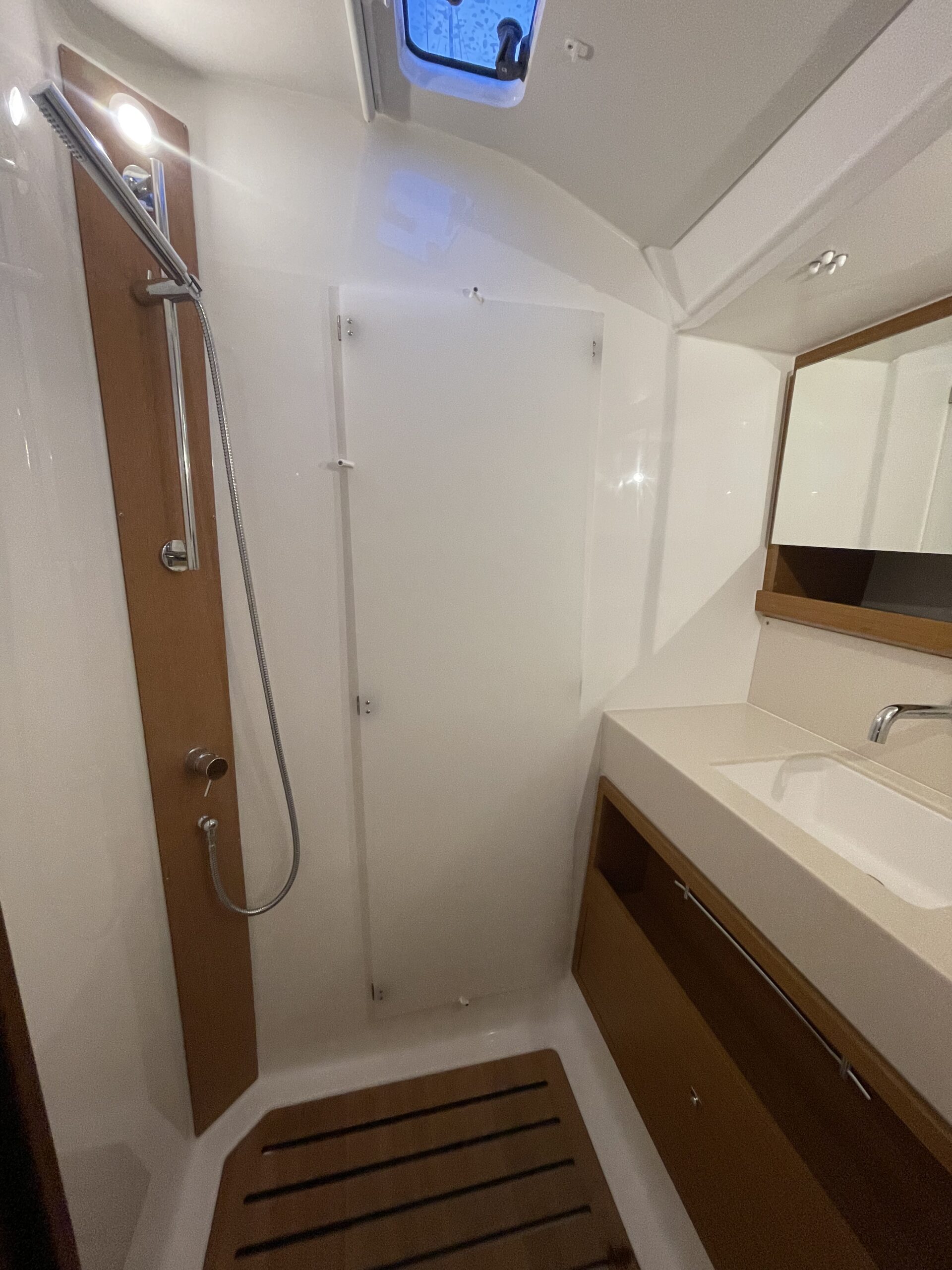 Master cabin en-suite shower